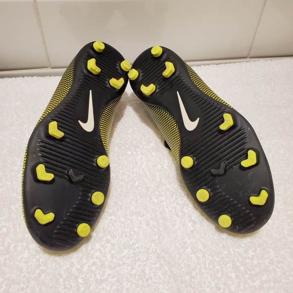 NIKE Boys BRAVATA II FG Soccer Cleats Low Top Lace - Picture 3 of 4